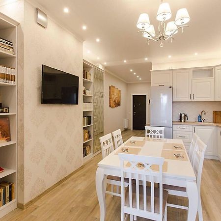 2-Roomed Apartment With Living Room Οδησσός Εξωτερικό φωτογραφία