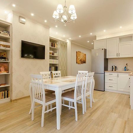 2-Roomed Apartment With Living Room Οδησσός Εξωτερικό φωτογραφία